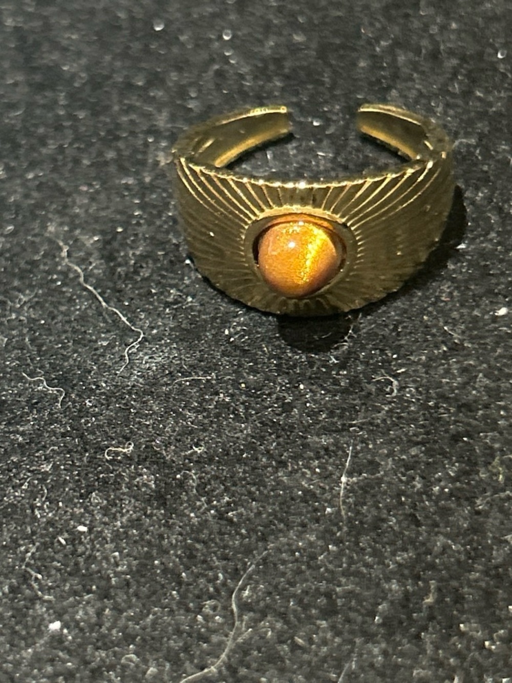 Gold-Tone ring with brown stones adjustable